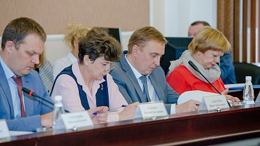 На расширенном заседании комитета - о проекте бюджета